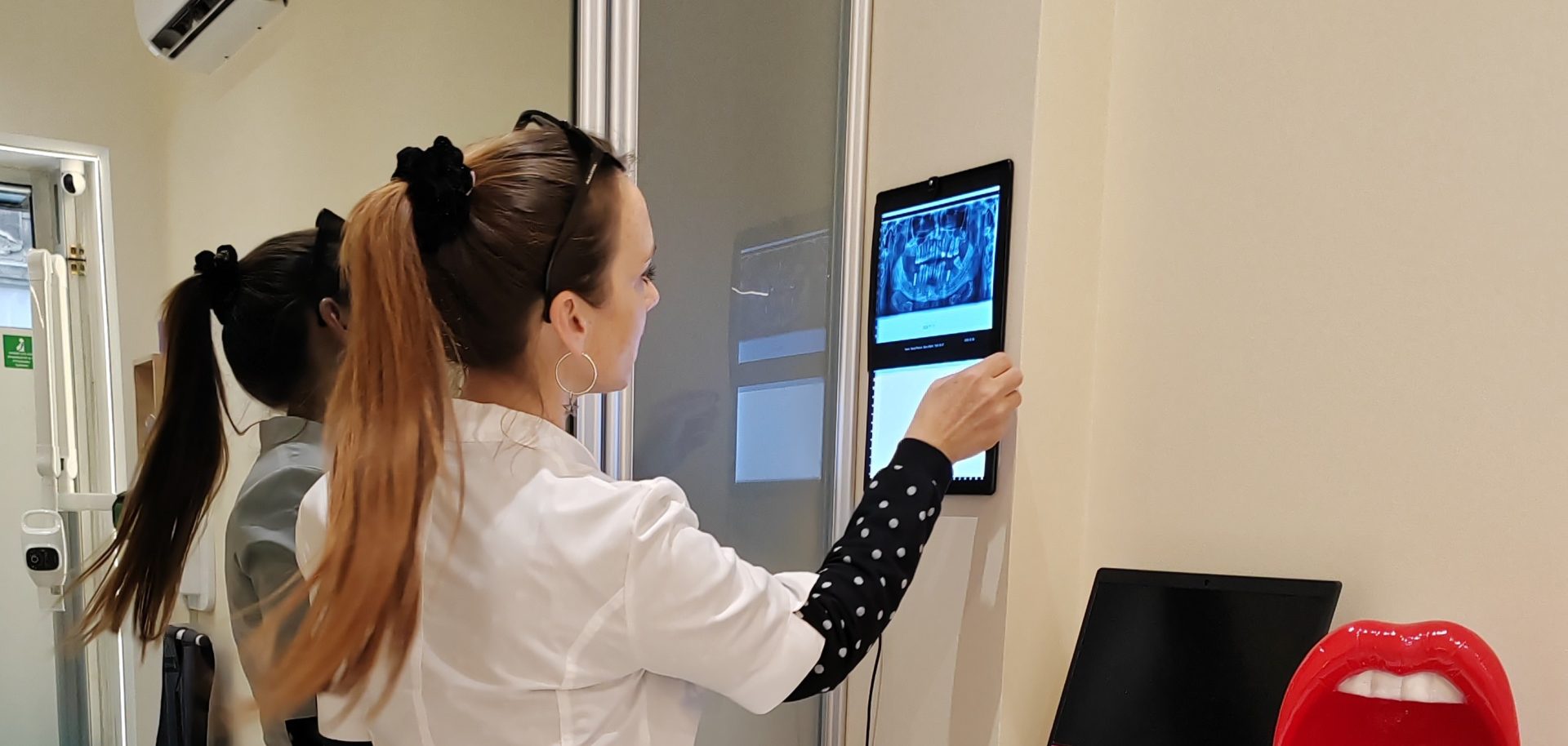 Dentalni radiogram — precizni retroalveolarni snimak jednog ili dva zuba